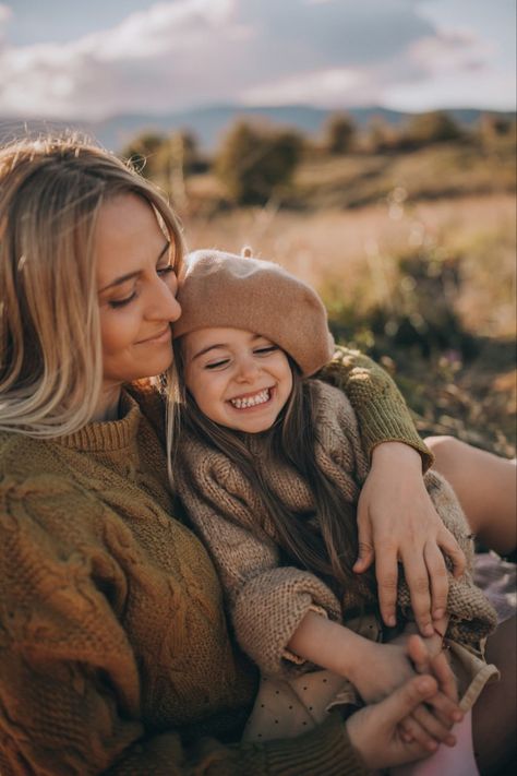 Mother Daughter Photoshoot Poses, Mom And Daughter Fall Photoshoot, Fall Mother Daughter Photoshoot, Mommy And Me Fall Photo Shoot, Mother Daughter Fall Photoshoot, Family Fall Photos, Boho Family Photos, Mom Daughter Photos, Cowboy Nails