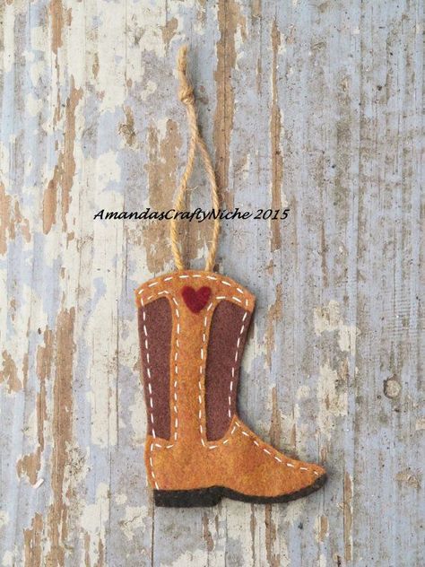 Boot Ornament, Diy Felt Christmas Ornaments, Handmade Felt Ornament, Felt Boots, Western Crafts, Neighbor Christmas Gifts, Western Birthday, Convention Gifts, Felt Ideas