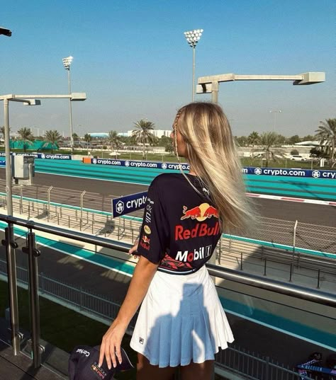 F1 Girlfriends Outfits, Race Event Outfit, Austin Gp Outfits, Red Bull F1 Outfit, F1 Gp Outfit, F1 Austin Outfit, Red Bull Jacket Outfit, Miami Grand Prix F1 Outfit, Racing Outfit Aesthetic