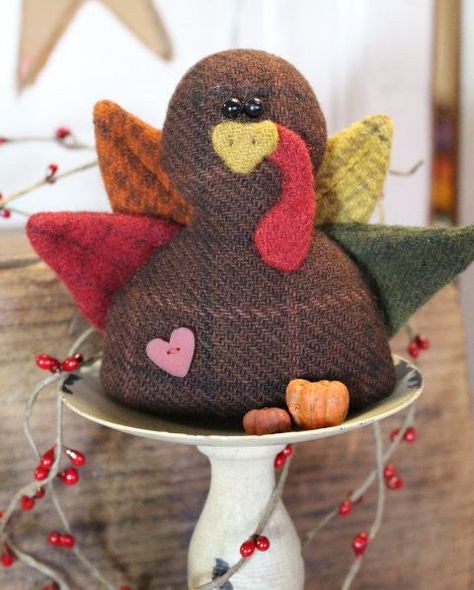 4" tall. This pattern is made from wool. Turkey Display, Turkey Crafts, Turkey Pattern, Fall Sewing, Wool Projects, Fall Crafts Diy, Seasonal Crafts, Book Quilt, Thanksgiving Crafts