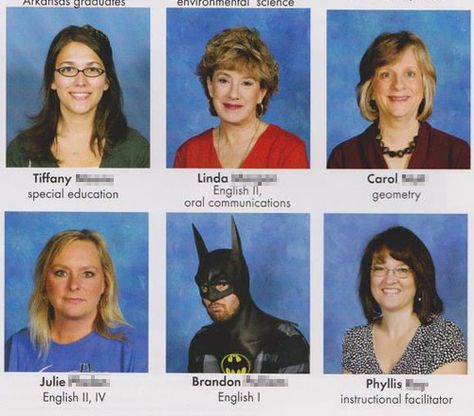 This English teacher who loves all things literary, even graphic novels. | 22 Teachers Who Know How To Take A Yearbook Photo Funny Yearbook Quotes, Photo Yearbook, Funny Yearbook, Beteg Humor, Yearbook Photo, Funny Photos Of People, Funny School Pictures, Yearbook Pictures, Yearbook Quotes