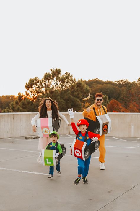 Mario Bros Family Costumes, Super Mario Family Costume, Family Costumes Ideas, Halloween Costume Ideas Family, Super Mario Bros Costumes, Mario Costumes, Mario Bros Costume, Super Mario Costumes, Sibling Halloween Costumes