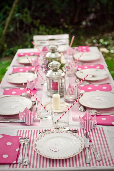 Perhaps this is a bit more realistic for home…#pink #party Do It Yourself Quotes, Pink Table Settings, Table Rose, Shower Table, Tafel Decor, Table Scape, Beautiful Table Settings, Festa Party, Pink Table