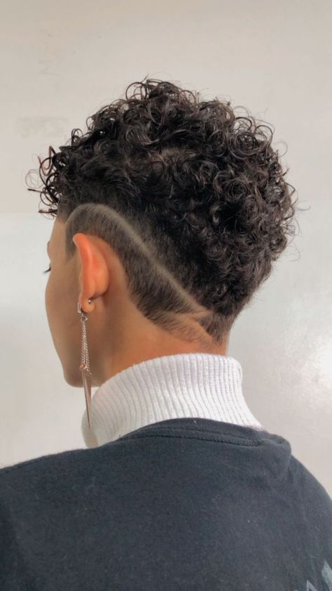 Haircut Designs Women, Curly Taper Fade Women, Taper Fade Women, Curly Taper, Curly Taper Fade, Undercut Curly Hair, Curly Hair Fade, Curly Undercut, Funny Hair