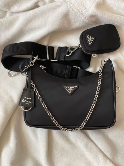 Tas Prada, Classy Purses, Stile Hijab, Expensive Bag, My Style Bags, Trendy Purses, Luxury Bags Collection, Tas Fashion, Girly Bags