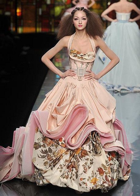 Spring 2009 Couture Glamouröse Outfits, Christian Dior Haute Couture, Haute Couture Dresses, Dior Haute Couture, Moda Paris, Christian Dior Couture, Dior Fashion, Dior Couture, Haute Couture Fashion