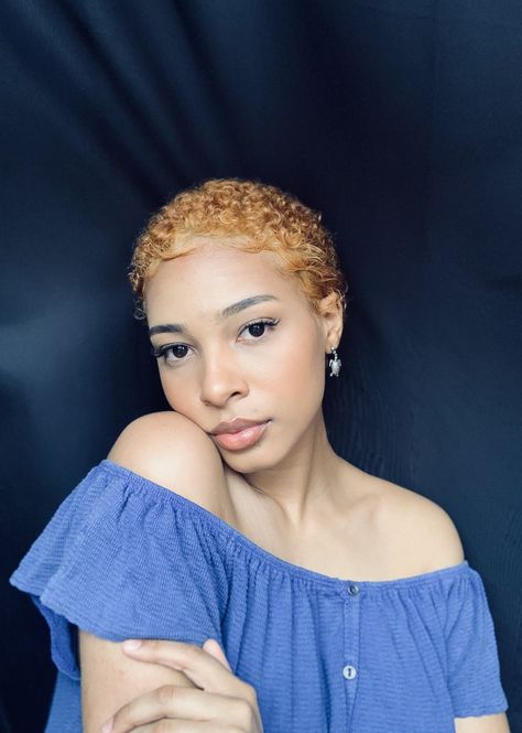 Blonde Big Chop, Honey Blonde Twa Natural Hair, Honey Blonde Twa, Simply Hairstyle, Curly Hair Without Heat, Naturally Hairstyles, Simply Hairstyles, Blonde Twa, Finger Waves Short Hair