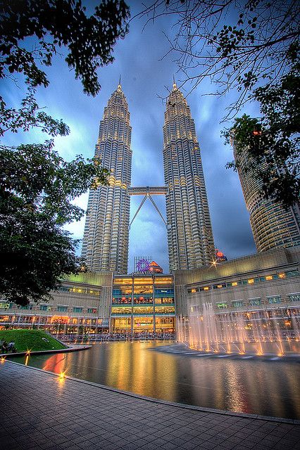 Kuala Lumpur, Malaysia One Night In Bangkok, Petronas Twin Towers, Malaysia Truly Asia, Travel Malaysia, Kuala Lumpur City, Petronas Towers, Sky Bridge, Around The World In 80 Days, Malaysia Travel