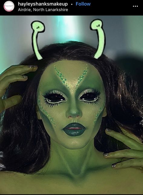 Alien Face Paint, Alien Costume Women, Alien Halloween Makeup, Haunted House Makeup, Alien Halloween Costume, Futuristic Makeup, Alien Makeup, Alien Halloween, Theatre Makeup