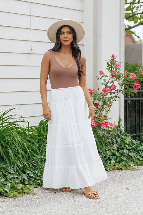 White maxi skirt outfit