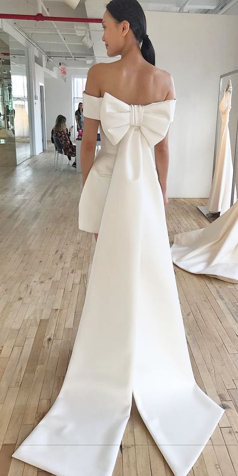 Dresses With Bows In The Back, Dress With Bow In The Back, White Dress For Wedding, Dress With Bow On Back, Wedding Dresses Fall, Dresses With Bow, Civil Wedding Dresses, Bow Wedding Dress, Dresses Fall