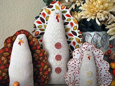 Easy-Sew Turkeys for Thanksgiving Turkey Decorations Diy, Fall Sewing Projects, Thanksgiving Turkey Craft, Turkey Decor, The Saturday Evening Post, Thanksgiving Projects, Fall Arts And Crafts, Turkey Crafts, Turkey Pattern