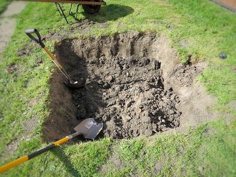 save your yard foundation with a dry well, diy, home improvement, landscape, outdoor living Dry Well Landscaping, Yard Drainage Solutions, Backyard Flooring, Fairy Herb Garden, Drainage Ideas, Backyard Drainage, Drainage Ditch, Yard Drainage, Diy Water Feature