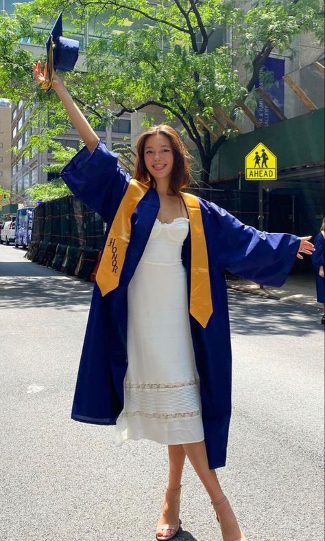 Lily Chee graduation University Graduation Dresses, Outfit Ideas University, Convocation Dress, Convocation Outfit, College Grad Dresses, University Graduation Outfit, Graduation Outfit Ideas University, Graduation Ceremony Outfit, Graduation Outfit College