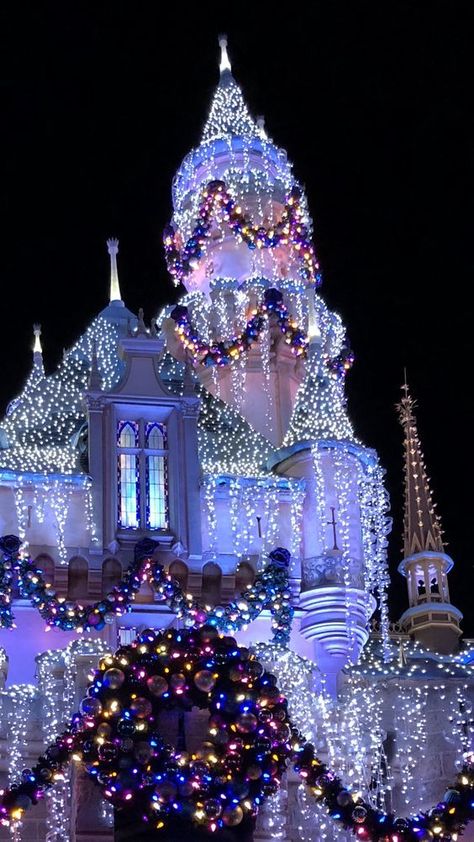 The best Disney Christmas wallpaper backgrounds for your iPhone Disneyland Winter Aesthetic, Disneyland Christmas Pictures, Christmas Disneyland Wallpaper, Christmas Castle Aesthetic, Disneyland In Christmas, Disneyland During Christmas, Disneyland California Christmas, Disney During Christmas, Disneyland Christmas Wallpaper