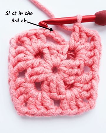 18 Easy Crochet Granny Square Patterns • Simply Collectible Crochet Easiest Granny Square Crochet Pattern, Plain Granny Square Crochet, Free Easy Crochet Patterns For Beginners Simple Granny Squares, Easy Crochet Granny Square Pattern Free, Star Granny Square Crochet Pattern Free, Mini Granny Square Pattern, Simple Granny Square Crochet, Easy Granny Square Crochet Pattern, Easy Granny Square For Beginners