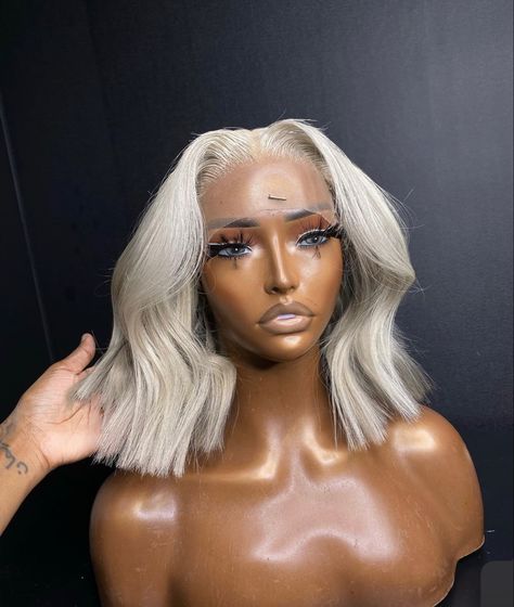 Wavy Bob Hair, Wave Makeup, Platinum Ash Blonde, Body Wave Bob, Ash Blonde Bob, Black And White Wig, Blonde Body Wave, Silver White Hair, Short Wavy Bob