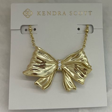 New- Never Worn Or Used. Bought Item In The Limited Time Offer When Kendra Scott And Love Shack Fancy Had A Colab Love Shack Fancy Jewelry, Love Shack Fancy Kendra Scott, Kendra Scott X Love Shack Fancy, Kendra Scott Love Shack Fancy, Car Bows, Fit Accessories, Preppy Accessories, Jewelry Kendra Scott, Jewelry Wishlist