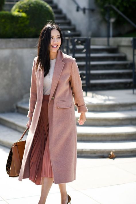 Rose Soft Feminine Outfits, Korean Fashion Ideas, Smart Casual Women, Cool Winter, Korean Fashion Outfits, Pink Coat, Professional Attire, Korean Fashion Trends, Feminine Outfit