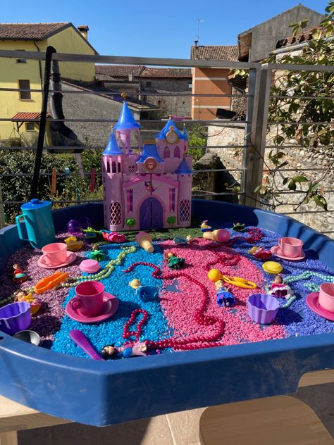 Fairytale Messy Play, Fairy Tuff Tray Ideas, Princess Sensory Play, Unicorn Tuff Tray, Tuff Tray Ideas Toddlers, Princess Activities, Diy Toddler Toys, Fairy Tale Activities, Sensory Tray