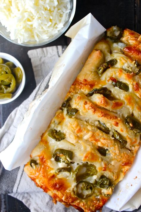 Jalapeno Pull Apart Bread, Biscuit Rolls, Pull Apart Bread, Baking Bread, Thigh Recipes, Delicious Bread, Snacks Für Party, Cheese Bread, Pull Apart