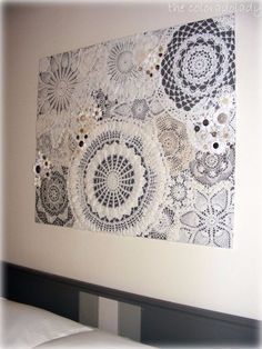 Art Au Crochet, Doily Art, Crochet Wall Art, Doilies Crafts, Creation Deco, Lace Doilies, Crochet Art, Vintage Buttons, Crochet Doilies