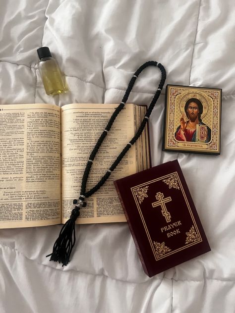 Orthodox Prayers, Church Aesthetic, Prayer Corner, Eastern Orthodox Church, Orthodox Christian Icons, Russian Style, Russian Orthodox, Christian Pictures, Christian Prayers