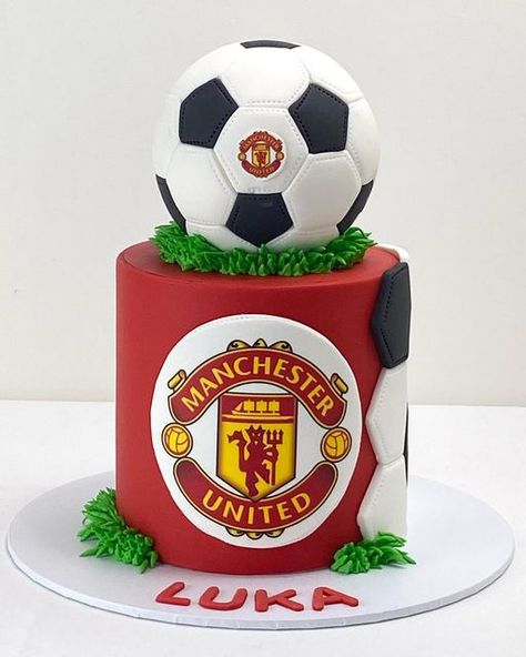 Sandy's Cakes on Instagram: "Happy birthday Luka" Man Utd Birthday Cake, Football Cakes For Men, Soccer Cake Ideas For Men, Ronaldo Theme Cake, Man United Cake, Football Cake Design, Manchester United Cake, Soccer Cakes, Liverpool Cake