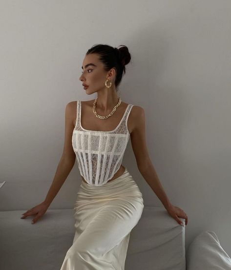 Follow our Pinterest Zaza_muse for more style inspiration :) Instagram: @zaza.muse | Look Formal, Corset Style Tops, Looks Street Style, Aesthetic Look, Looks Vintage, Types Of Fashion Styles, Cute Casual Outfits, Look Fashion, Outfit Inspirationen