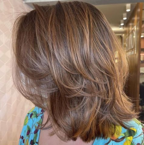 Low-Maintenance Medium Layered Cut Medium Brunette Hair, Medium Length Brown Hair, Medium Length Layered Haircuts, Layered Haircuts Shoulder Length, Medium Length Layers, Textured Haircut, Medium Layered Hair, Hair Adviser, Layered Cut