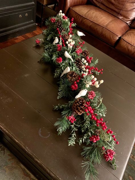 Garland Mantle, Christmas Garland Mantle, Silver Garland, Christmas Planters, Tartan Christmas, Christmas Tree Garland, Rental House, Church Activities, Diy Garland