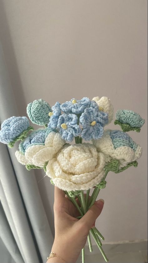 Knit Flower Bouquet, Blue Crochet Flower, Blue Crochet Flowers, Crochet Flower Bouquets, Crochet Bouquet Flowers, Knitted Bouquet, Flower Bouquet Crochet, Cotton Crochet Patterns, Crochet Garden