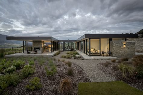 Flat Roof Architecture, Architecture Small House, Modern Desert Home, Pavilion House, Malibu Farm, Southern Colorado, Timber Battens, Flat Roof House, Passive Solar Design