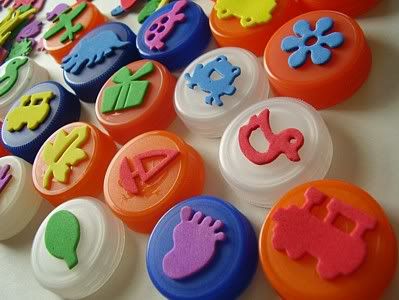 Create With Kids: Make Your Own Bottle Top Stamps Bottle Top, Childrens Crafts, E Card, Craft Activities For Kids, Crafts To Do, Craft Activities, Shibori, Projects For Kids, Kids Crafts