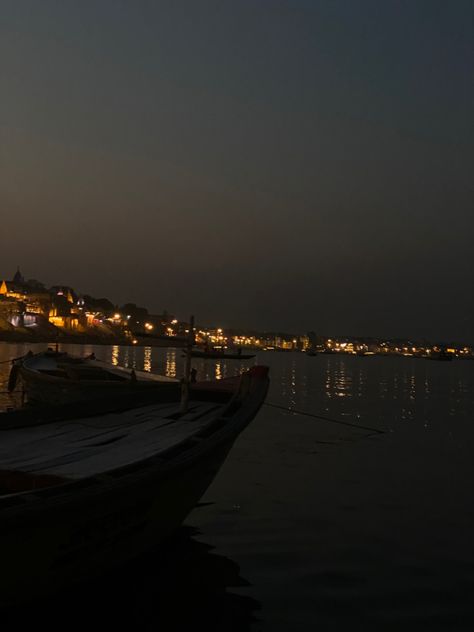 Ganga Ghat Aesthetic, Banaras Pictures, Banaras Photoshoot, Banaras Aesthetic, Ghat Photography, Varanasi Ghat Photography, Varanasi Photography Beautiful, Varanasi Photography, Banaras Ghat