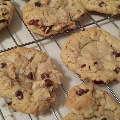 Dishpan Cookies, Everything Cookies Recipe, Buckeye Cookies, Classic Chocolate Chip Cookies Recipe, Peanut Butter Dip, Buttery Cookies, Best Chocolate Chip Cookie, Cookie Bar Recipes, How To Eat Better