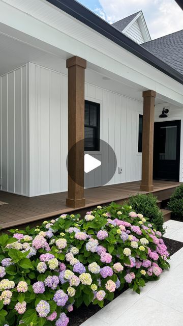 Erica Soutar on Instagram: "Fiberglass porch columns are the way to go! They are maintenance free and you don’t have to worry about discoloration or moisture or mold! Here is exactly what we used to achieve this looks:  Sherwin Williams Exterior Stain in color - WoodBriar  We used this as our base coat and covered the entire column with this color.  Sherwin Williams Exterior Stain in Color - Lodgebrown  This was the color we used for dimension. We used four parts water to one part paint and created a watered down top coat which when applied correctly it will sit in the grooves of the columns and provide dimensions.   If you have these columns my biggest piece  of advice is to have a sample piece and play around with different colors and techniques. I personally didn’t like the one solid st Stained Porch Columns, Diy Porch Columns Wraps, Front Porch Columns Makeover, Columns Front Porch, Porch Columns Makeover, Front Porch Column Ideas, Porch Column Ideas, Wood Porch Columns, Pillars Decor