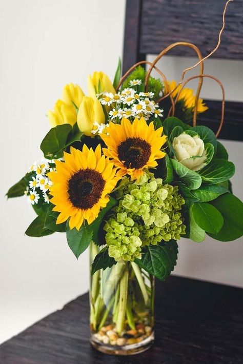 Sunflower And Blue Hydrangea Centerpieces, Sunflower Floral Arrangements, Sunflower Arrangements, Gubahan Bunga, Sunflower Bouquet, Flower Vase Arrangements, Flower Arrangements Simple, Sunflower Bouquets, Flower Arrangements Diy