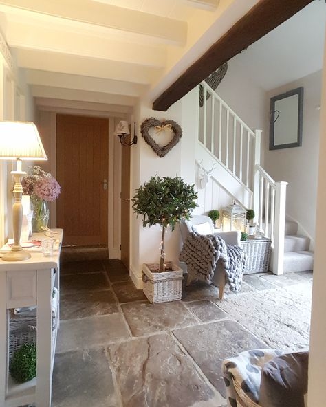 Country home .... modern country hallway Stone floor Faux bay tree Hearts Throws Country Hallway, Cottage Hallway, Stairs Diy, Garden Stairs, Converted Barn, Green Diy, Stone Floor, Casa Country, Bathroom Diy