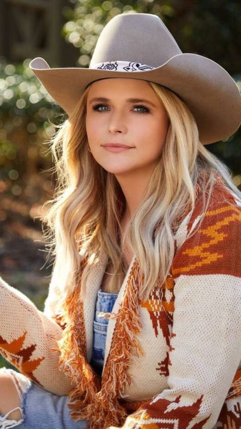 #mirandalambert #country #AddisonHampton Blonde Scene Hair, Miranda Lambert Photos, Country Female Singers, Miranda Lambert, Country Stars, Scene Hair, Country Artists, Country Singers, Female Singers