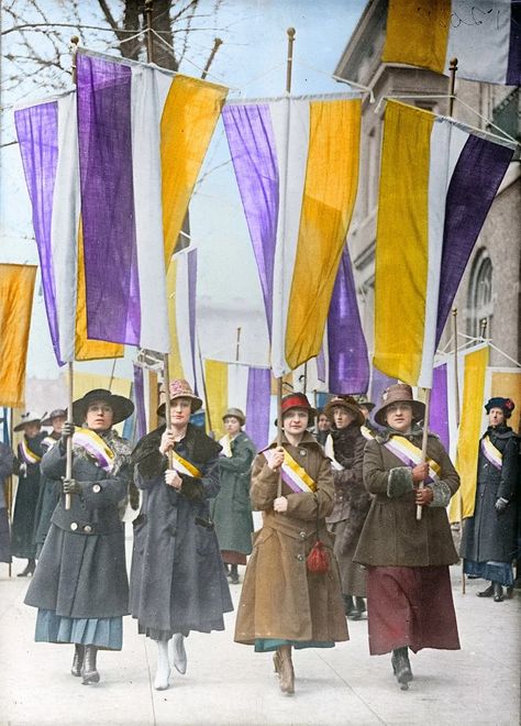 Women's Suffrage Parade Women's Suffrage picket parade in Washington, D.C., 1917. Photo colorization by Sanna Dullaway for TIME / original ima Suffragette Fashion, Suffragette Movement, Women's Suffrage, Suffrage Movement, Feminist Movement, Colorized Photos, Womens March, Women’s History, Women’s Rights