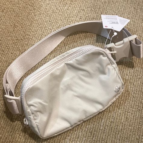 Lululemon White Opal Cross Body Bag. Brand New. Original Clasp. Cross Body Bag Lululemon, Versatile White Gym Bag, Cross Body Bag Aesthetic, Lululemon White Opal, Everywhere Belt Bag Lululemon, Belt Bag Lululemon, Aesthetic Products, Everywhere Belt Bag, Bags Aesthetic