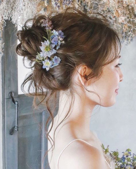 Asian Hair Updo, Floral Updo, Formal Hairstyles For Long Hair, Guest Hair, Japanese Wedding, Hairdo Wedding, Wedding Hairstyles Bride, Bridal Hair Updo, Tousled Waves