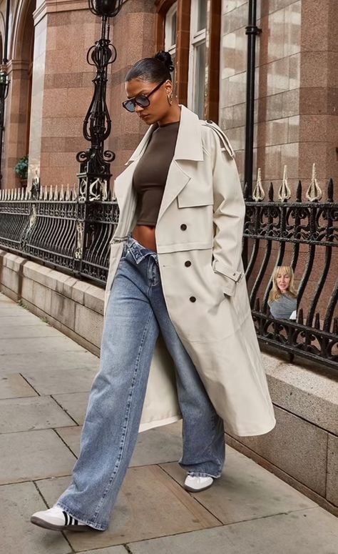 Trent Coat, Faux Leather Trench Coat, Trench Coat Fall, White Trench Coat, Samba Outfit, Street Style Fall Outfits, Beige Trench Coat, Trench Coat Outfit, Trench Coat Style