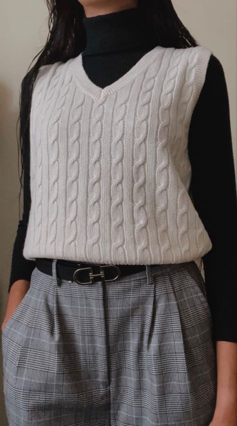 White Knit Vest Outfits For Women, White Vest Sweater Outfit, Formal Sweaters For Women, Wool Tops Outfit, Sweater Vest Outfit Formal, Cable Knit Vest Outfit, White Vest Outfit Winter, White Knitted Vest Outfit, Outfit Chaleco Blanco