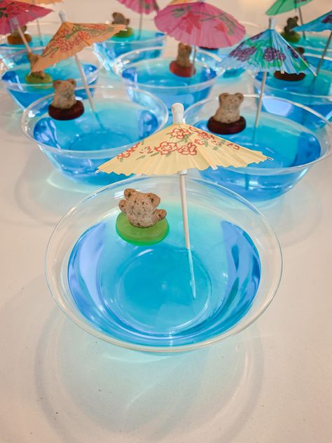 Beach Birthday Breakfast, Teen Beach Movie Birthday Party, Beach Bday, Beach Movies, Beach Theme Birthday Party, Bday Decoration, Beach Party Food, Beach Theme Birthday, Jello Cups