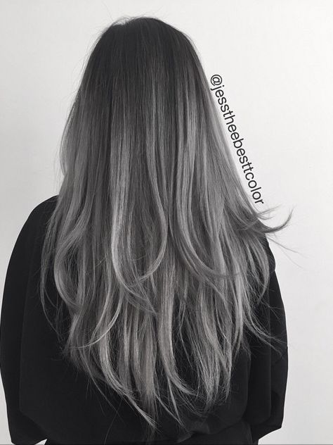 Silver hair Long Grey Hair, White Ombre Hair, Bob Pendek, Dyed Hairstyles, Gray Highlights, Grey Ombre Hair, Gray Balayage, Granny Hair, Ombre Hair Color