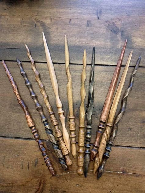 Wand Woods, Hand Carved Walking Sticks, Wooden Wand, Witch Wand, Wood Craft Patterns, Fairy Wands, Wood Carving Patterns, Harry Potter Party, Wood Carving Art