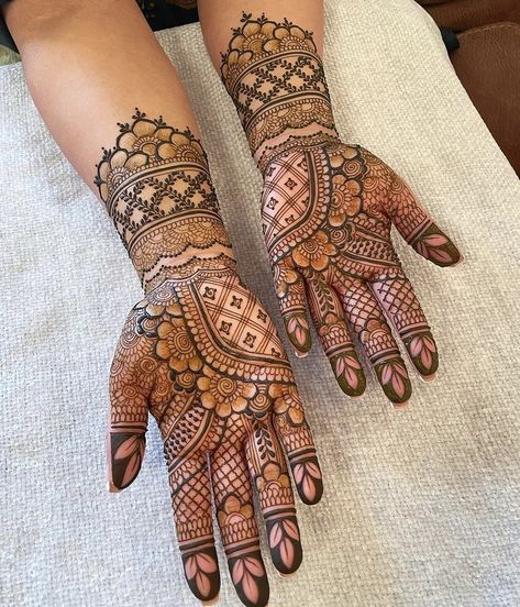 Mehndi Latest Design Hands, Mehandi Designs Both Hands, Half Bridal Mehndi, New Mehndi Designs Unique Front Simple Full Hand, Simple Front Henna Designs, Frunt Mehandi Design Full, Half Mehndi Designs Front Hand, Mehndi Designs For Half Hands, Bridal Half Hand Mehndi Designs