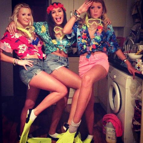 Hawaiian Themed Outfits, Luau Party Outfit, Hawaiian Party Outfit, Hawaiian Costume, Beach Costume, Luau Outfits, Party Outfit College, Spirit Week Outfits, Homecoming Week